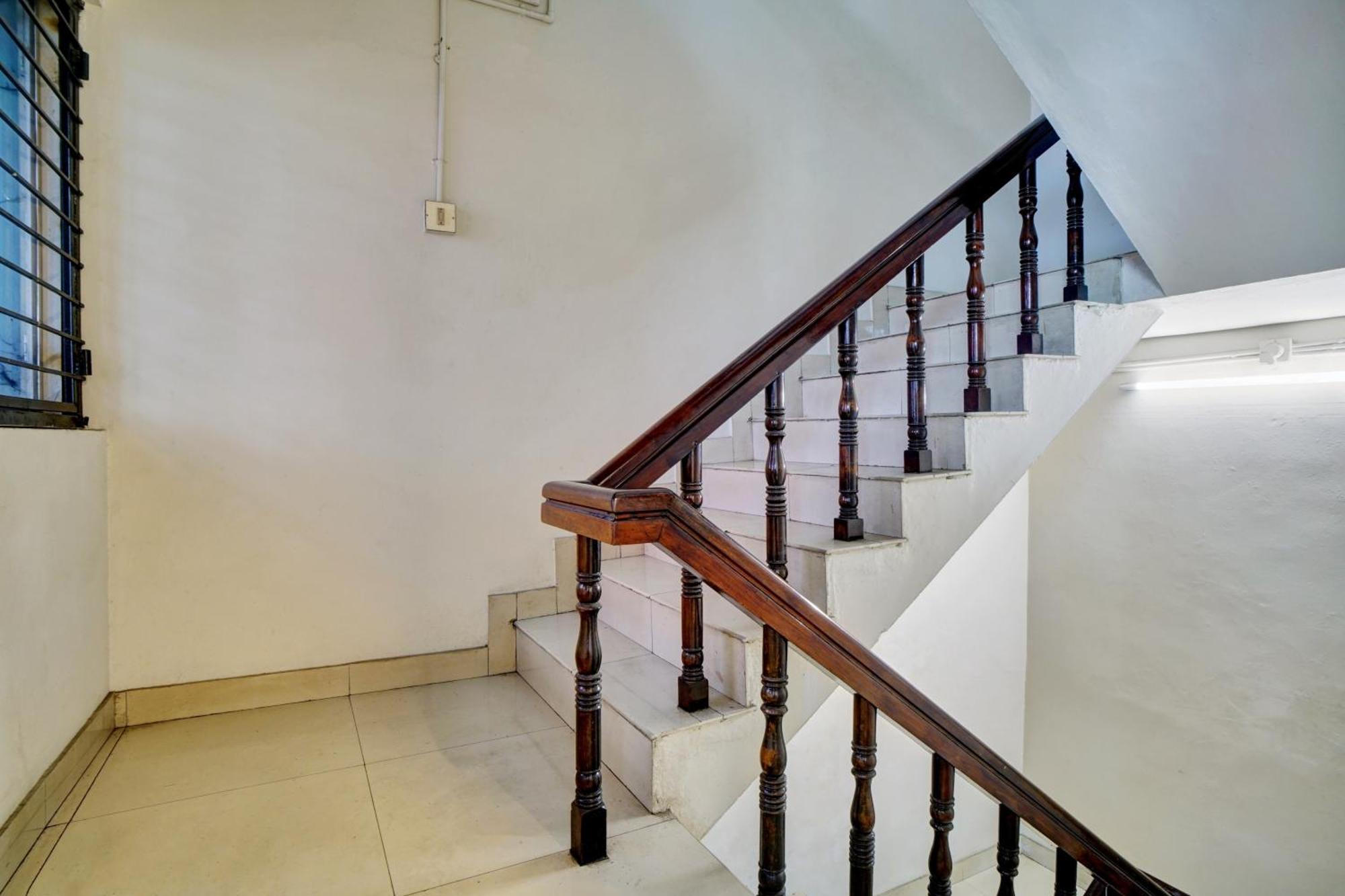 Hotel O Chiyang Hotel Angamaly Exterior photo