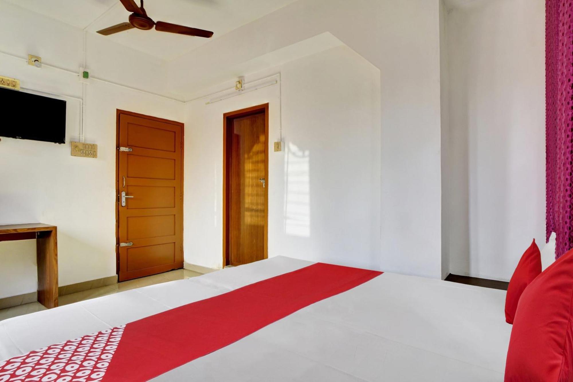 Hotel O Chiyang Hotel Angamaly Exterior photo
